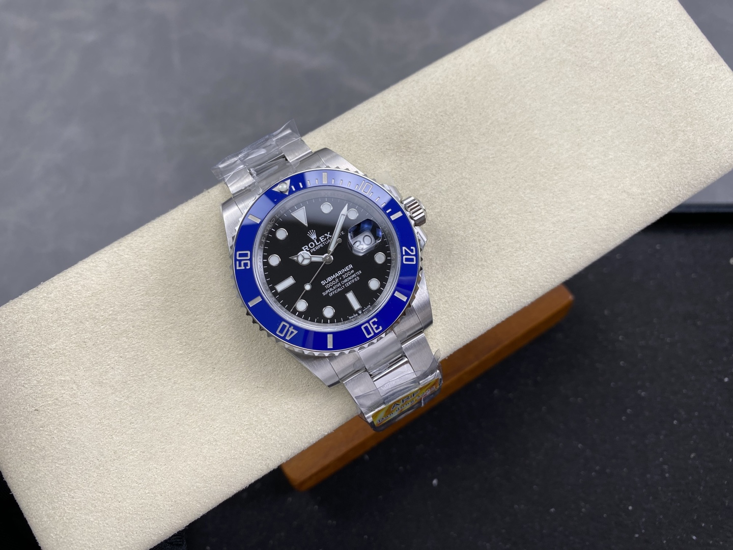 Rolex Submariner with black dial and blue bezel - Image 4