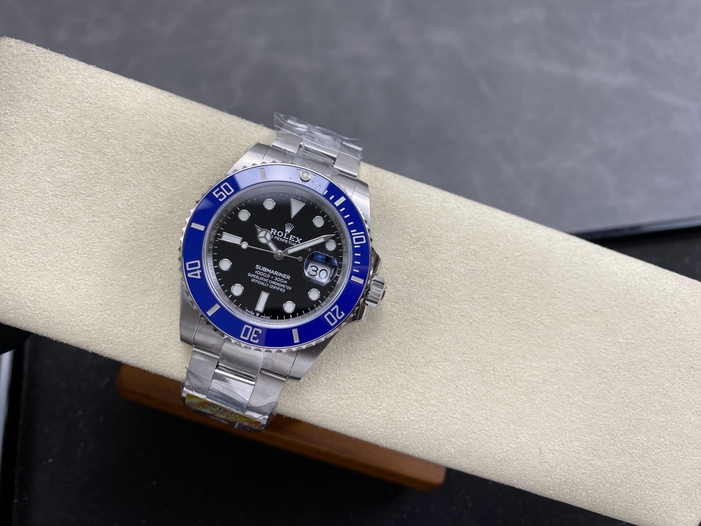 Rolex Submariner with black dial and blue bezel - Image 5