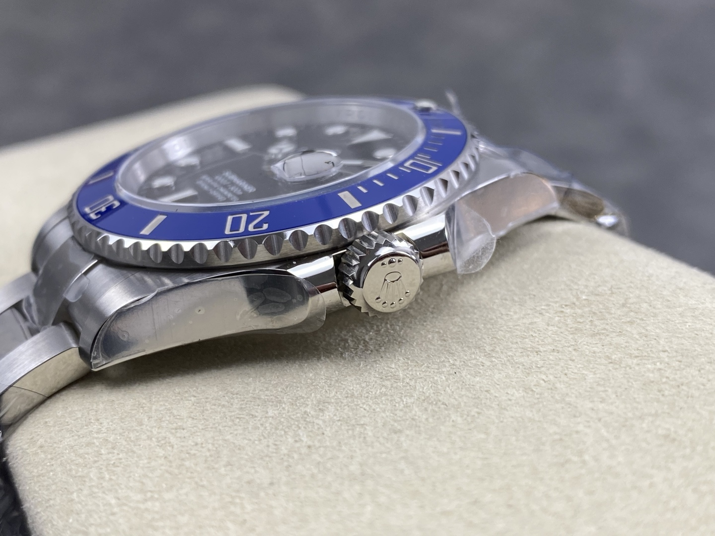 Rolex Submariner with black dial and blue bezel - Image 7