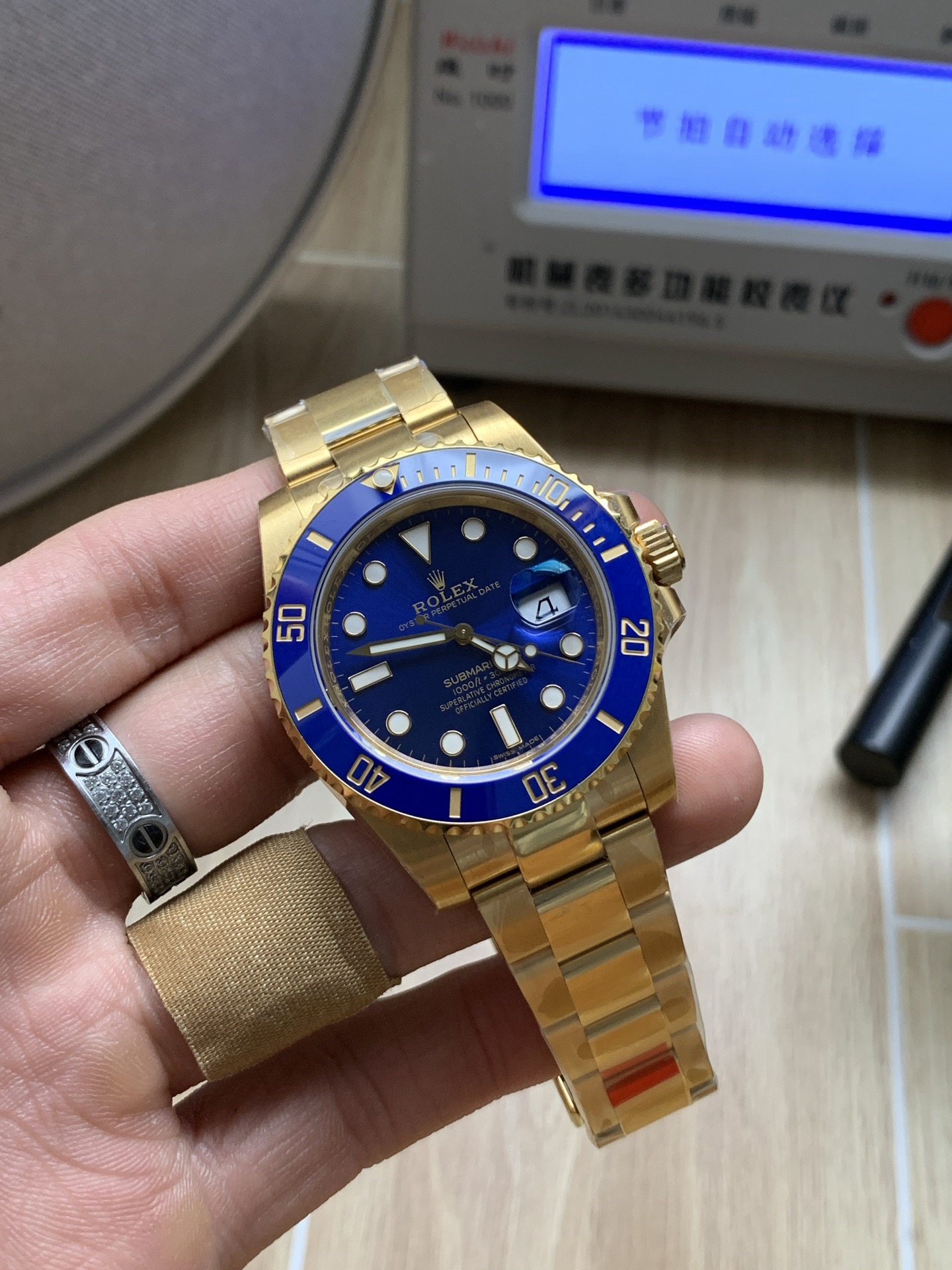 all-gold "Blue Submariner" (Ref. 3235 movement) featuring the latest-version green bezel - Image 4