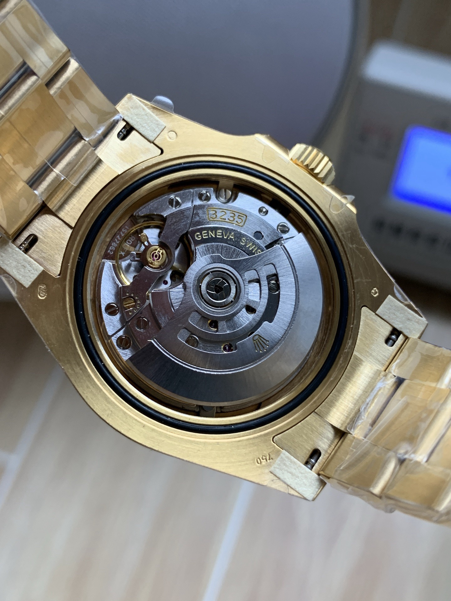 all-gold "Blue Submariner" (Ref. 3235 movement) featuring the latest-version green bezel - Image 6