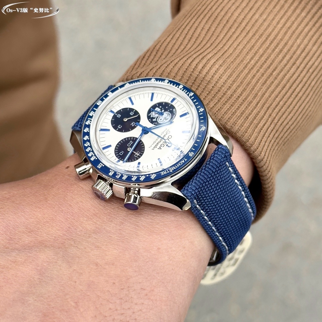 Omega Speedmaster Snoopy 310.32.42.50.02.001 Replica Watch for Sale - Image 6