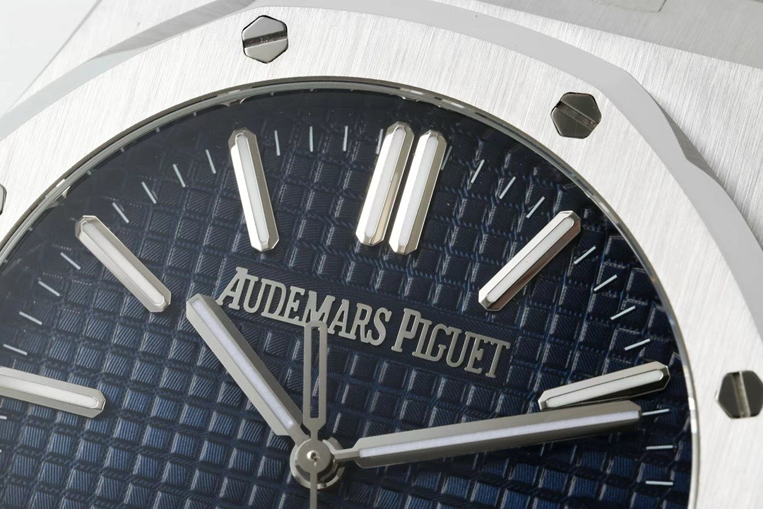 Patek Philippe Nautilus 5711 Mechanical Watch, Factory Cal.324 Movement - Image 4