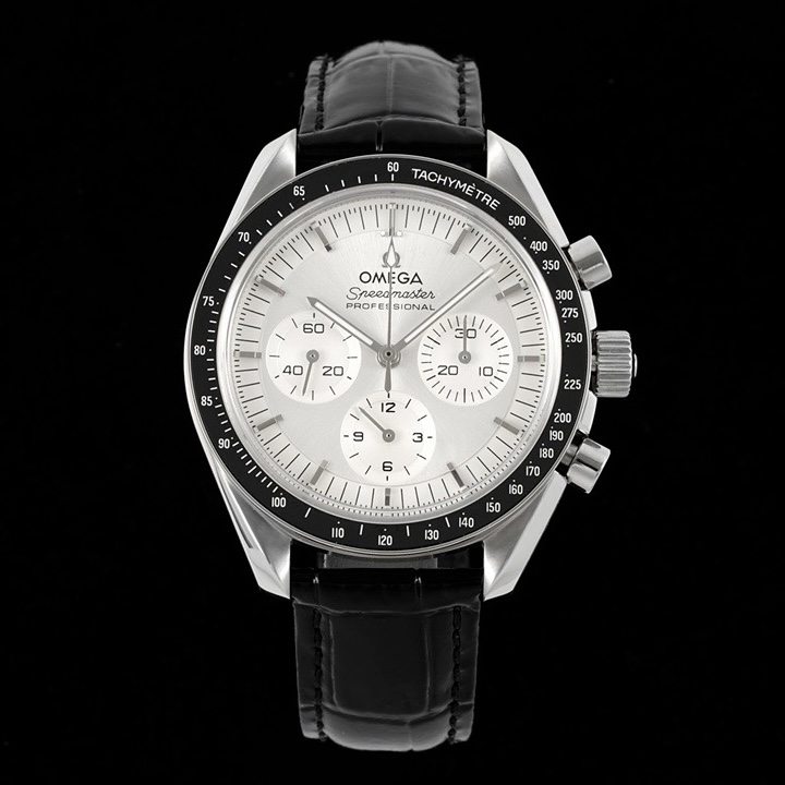 Omega Speedmaster Moonwatch 3861 Caliber Moonshine 18K Gold Chronograph 42mm – Gold - Image 2