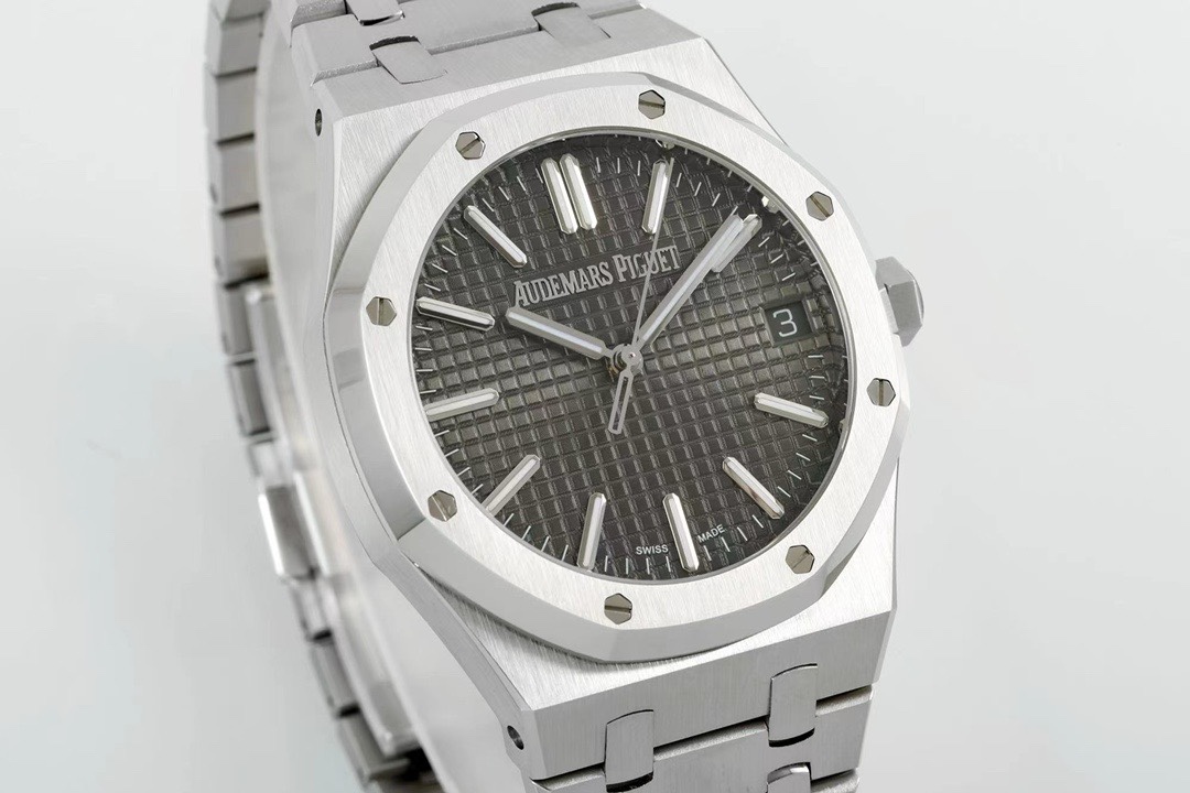 Patek Philippe Nautilus 5711 Mechanical Watch, Factory Cal.324 Movement - Image 2