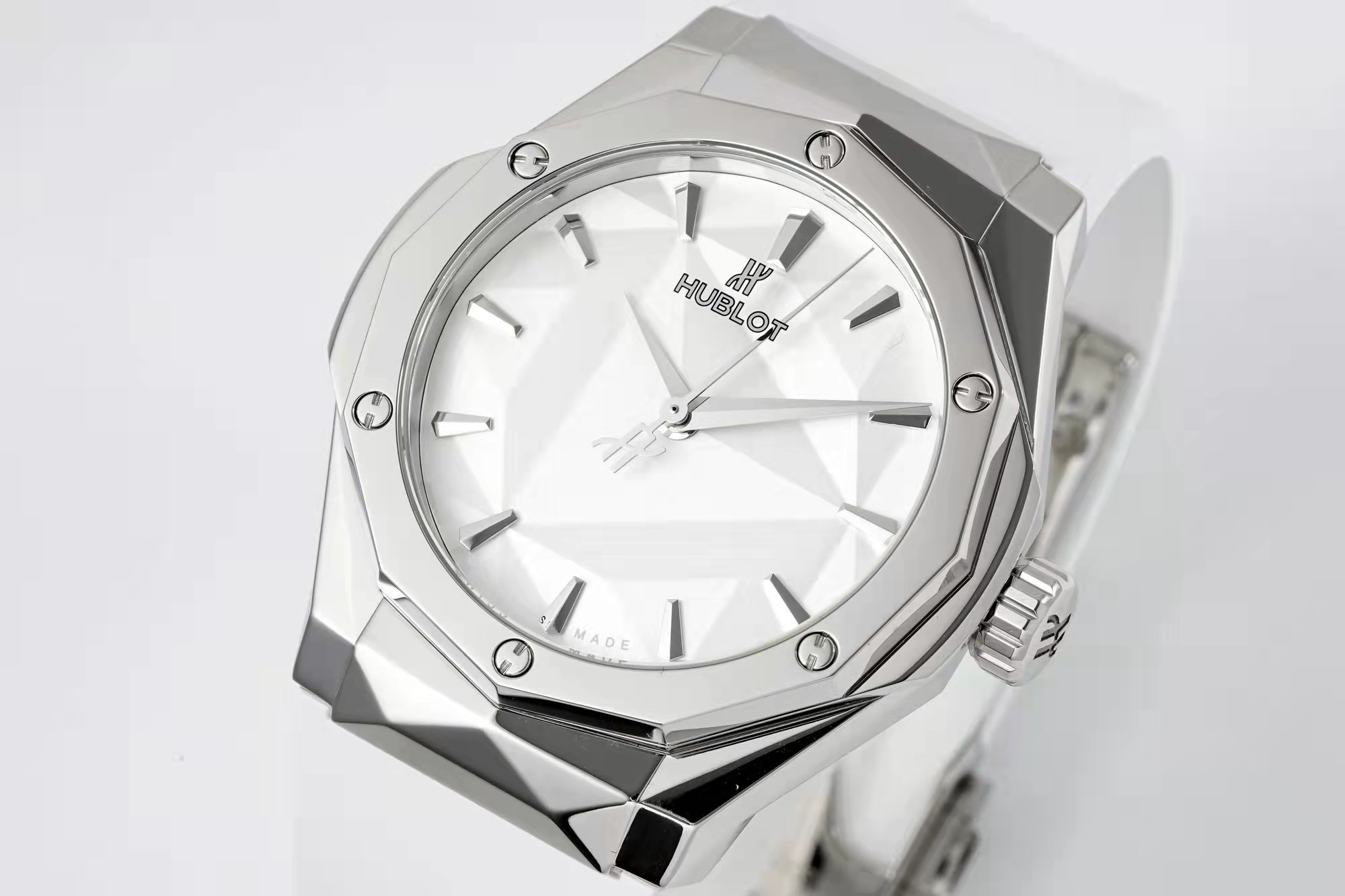 Hublot x Richard Orlinski Co-branded Watch , 40mm Faceted Polygon Case – APS Factory - Image 3