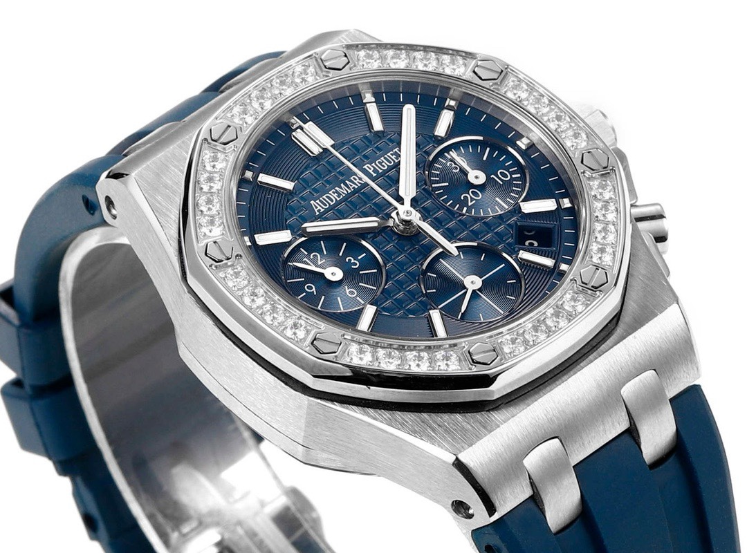 Audemars Piguet Royal Oak 37mm Ladies Automatic Chronograph Watch, Diamond Bezel Rubber - Image 4