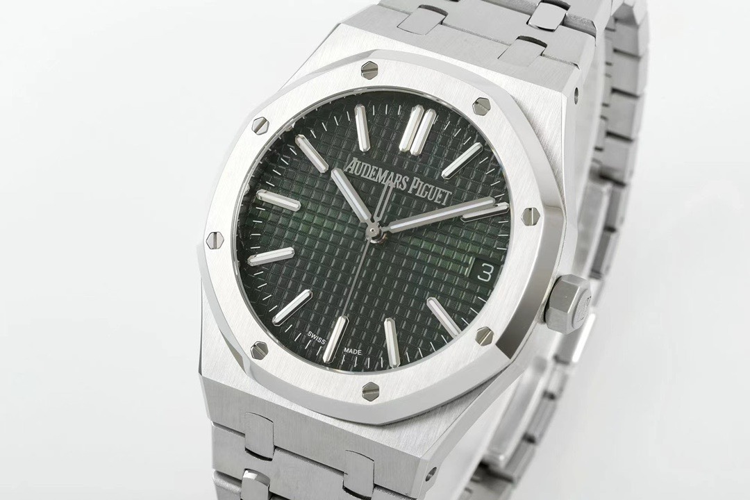 Patek Philippe Nautilus 5711 Mechanical Watch, Factory Cal.324 Movement - Image 3