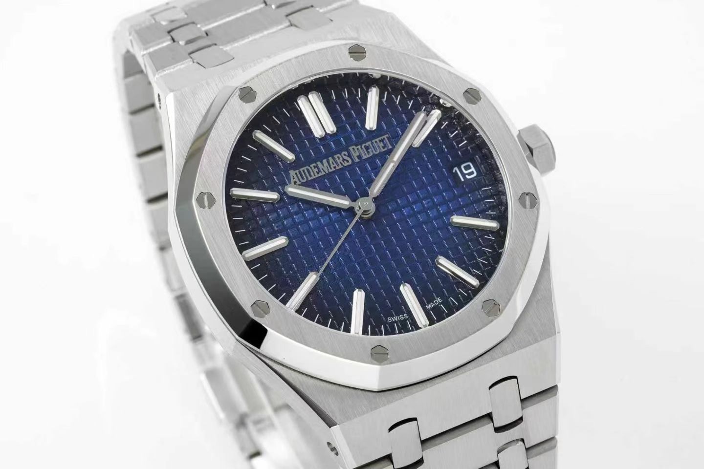 Audemars Piguet Royal Oak 15510 41mm Automatic Mechanical Watch – Style 01 - Image 2