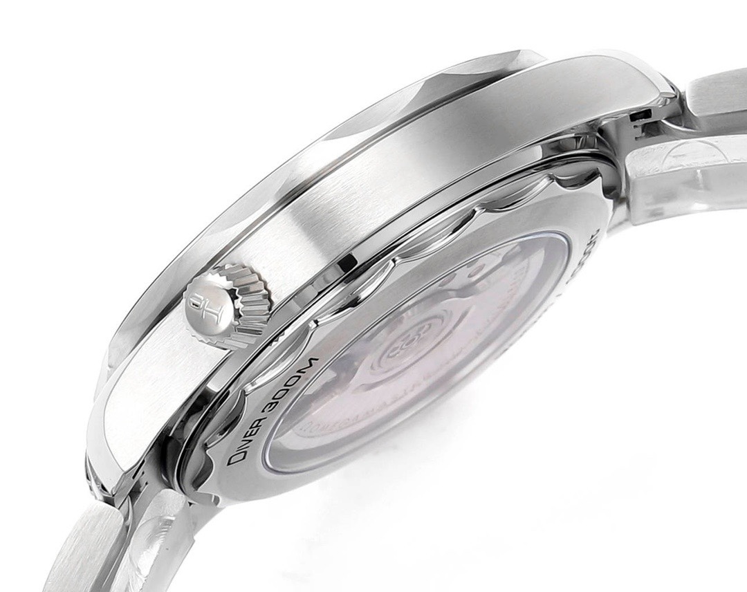 Omega Seamaster 300M Co-Axial Diving Watch 42mm Stainless Steel Bracelet - Image 6