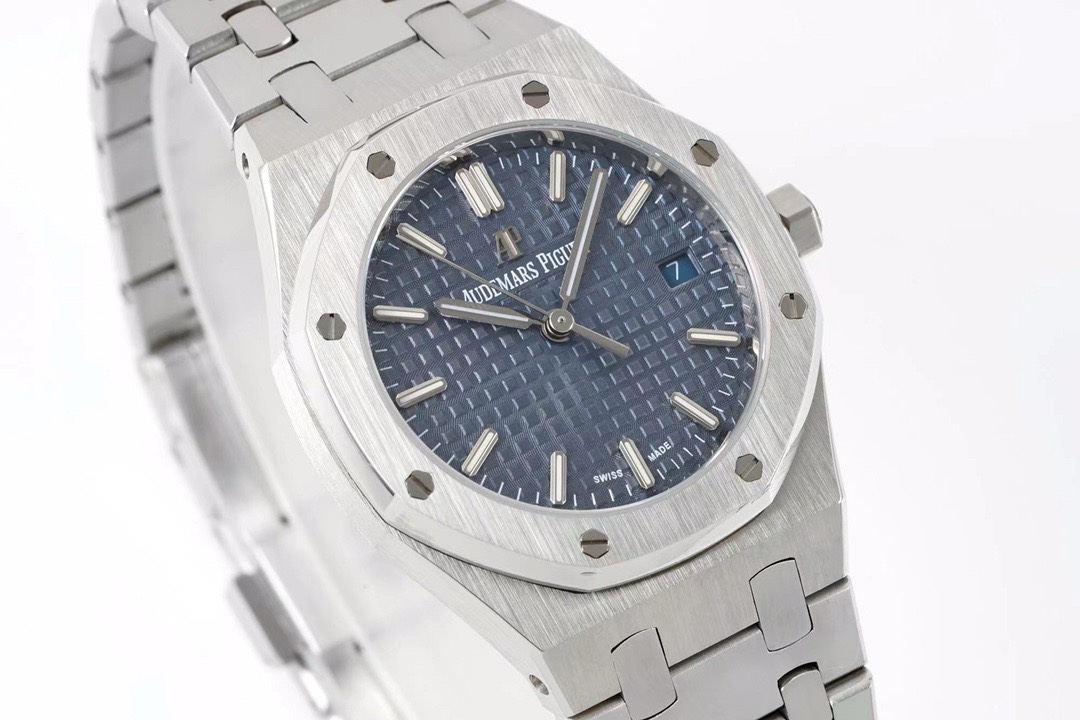 Audemars Piguet Royal Oak Ladies Automatic Watch 34mm, Ref.77350 / 77351 – Style 03 - Image 2