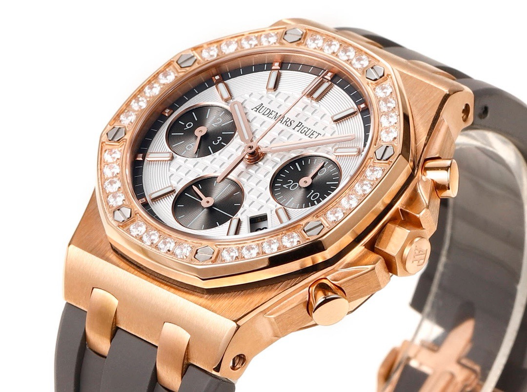 Audemars Piguet Royal Oak 37mm Ladies Automatic Chronograph Watch, Diamond Bezel Rubber - Image 4