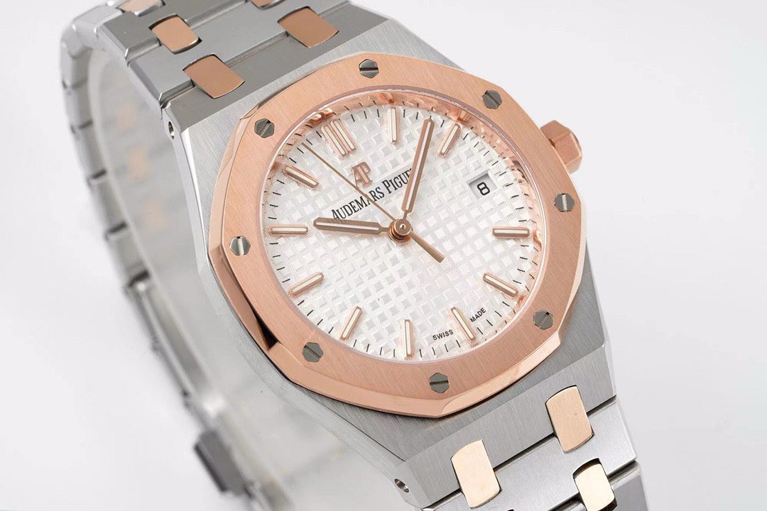 Audemars Piguet Royal Oak Ladies Automatic Watch 34mm, Ref.77350 / 77351 – Style 01 - Image 3