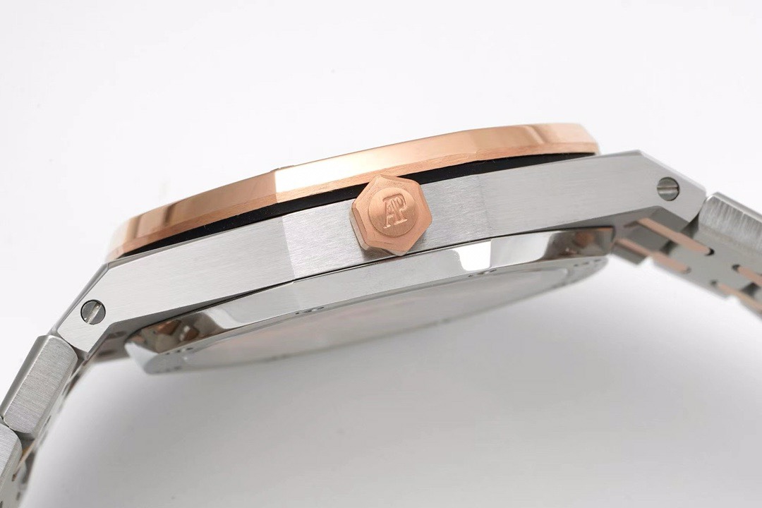 Audemars Piguet Royal Oak Ladies Automatic Watch 34mm, Ref.77350 / 77351 – Style 01 - Image 6