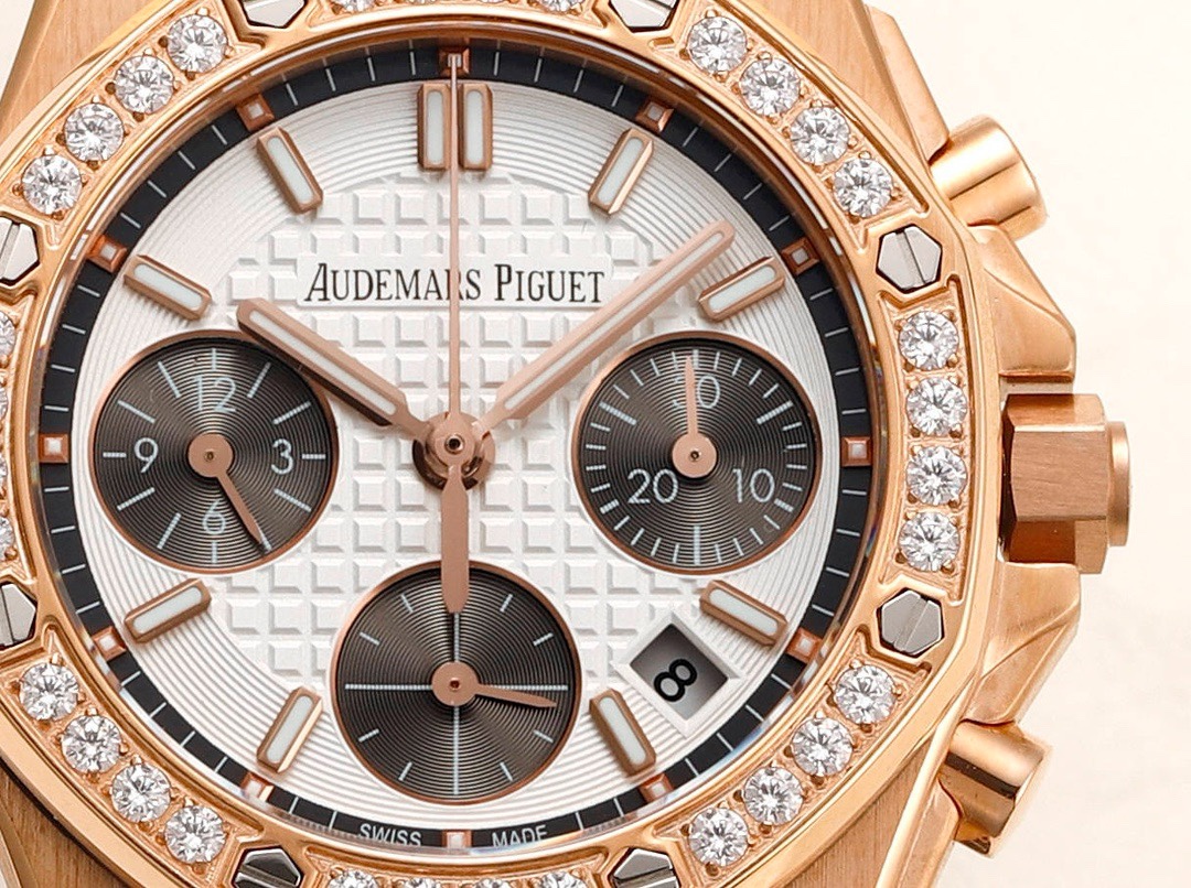 Audemars Piguet Royal Oak 37mm Ladies Automatic Chronograph Watch, Diamond Bezel Rubber - Image 9