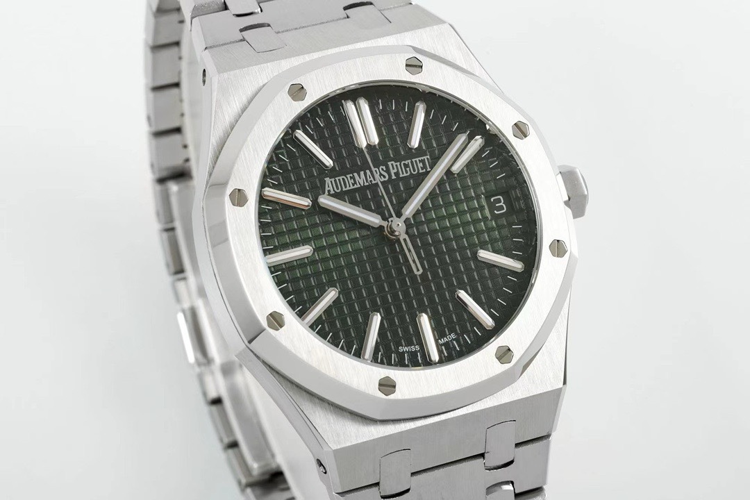 Patek Philippe Nautilus 5711 Mechanical Watch, Factory Cal.324 Movement - Image 2
