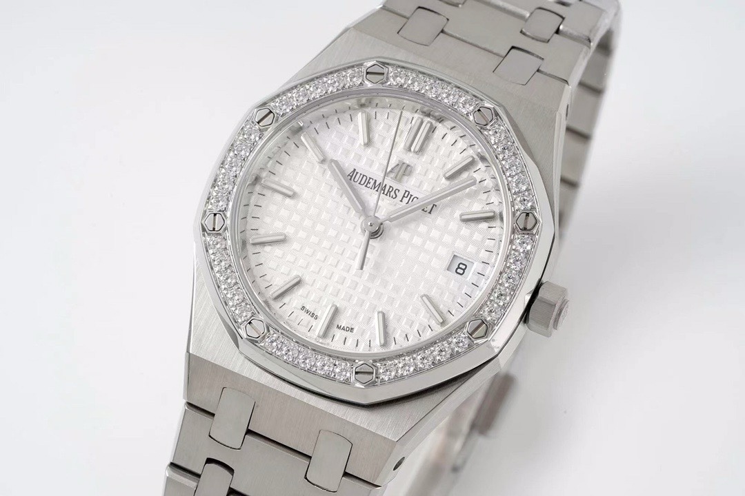 Audemars Piguet Royal Oak Ladies Automatic Watch 34mm, Ref.77350 / 77351 – Style 02 - Image 2
