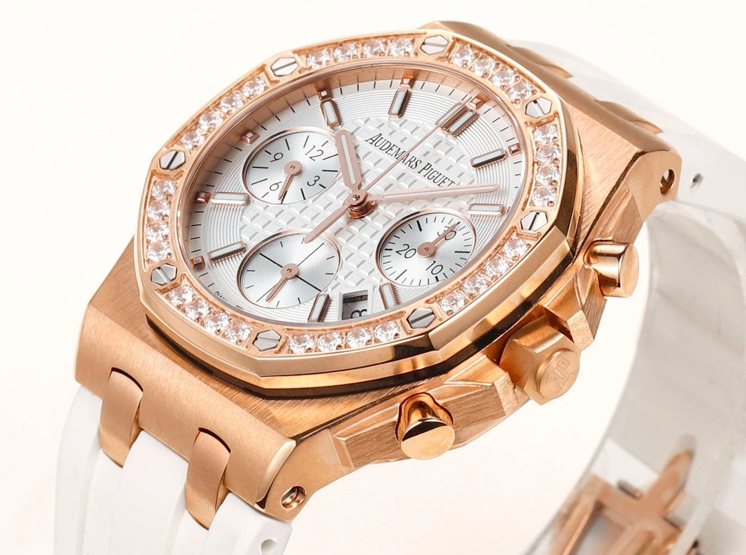 Audemars Piguet Royal Oak 37mm Ladies Automatic Chronograph Watch, Diamond Bezel Rubber - Image 3