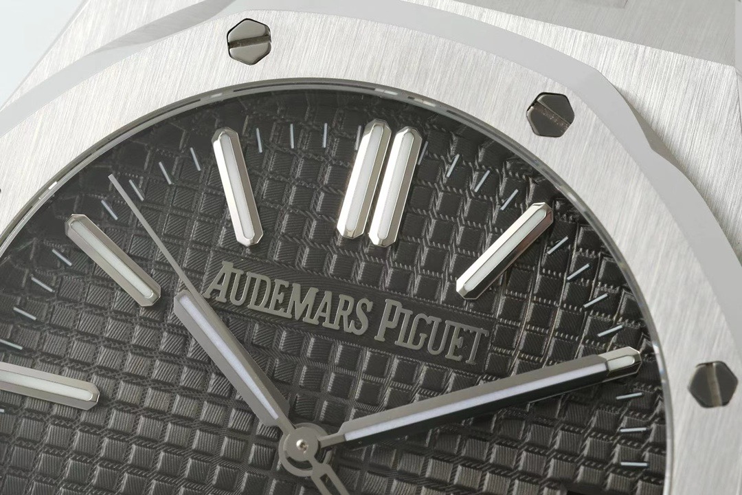 Patek Philippe Nautilus 5711 Mechanical Watch, Factory Cal.324 Movement - Image 4