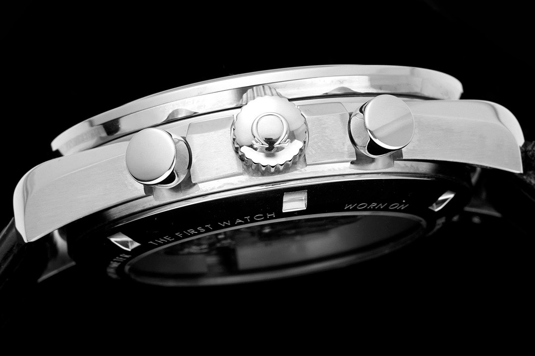 Omega Speedmaster Moonwatch 3861 Caliber Moonshine 18K Gold Chronograph 42mm – Gold - Image 9