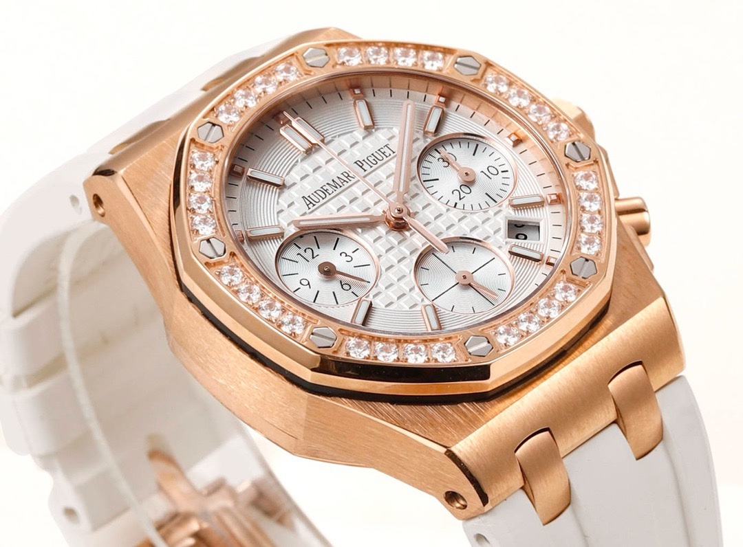 Audemars Piguet Royal Oak 37mm Ladies Automatic Chronograph Watch, Diamond Bezel Rubber - Image 4