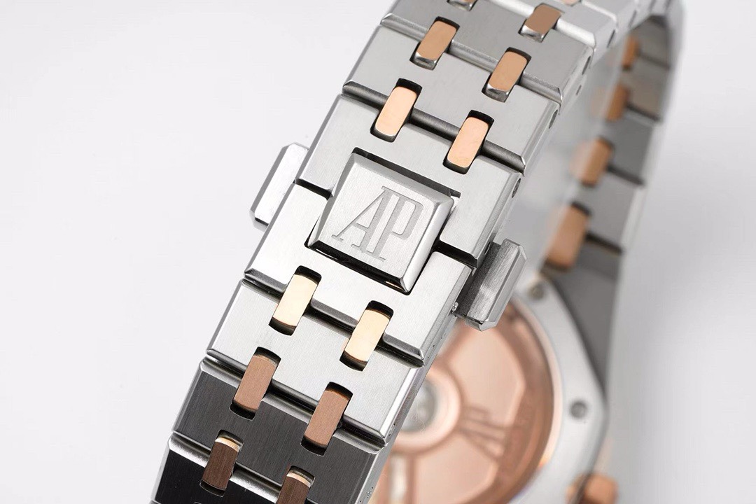 Audemars Piguet Royal Oak Ladies Automatic Watch 34mm, Ref.77350 / 77351 – Style 01 - Image 9