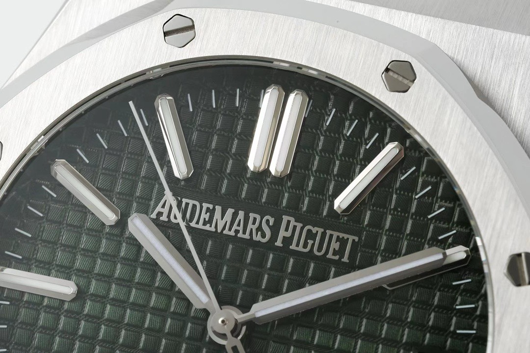 Patek Philippe Nautilus 5711 Mechanical Watch, Factory Cal.324 Movement - Image 4