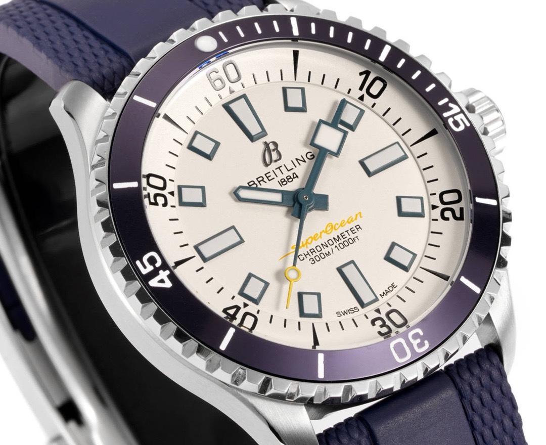 Breitling Superocean 42mm Dive Watch, GR Factory Version Luminous Dial Ceramic Bezel - Image 4